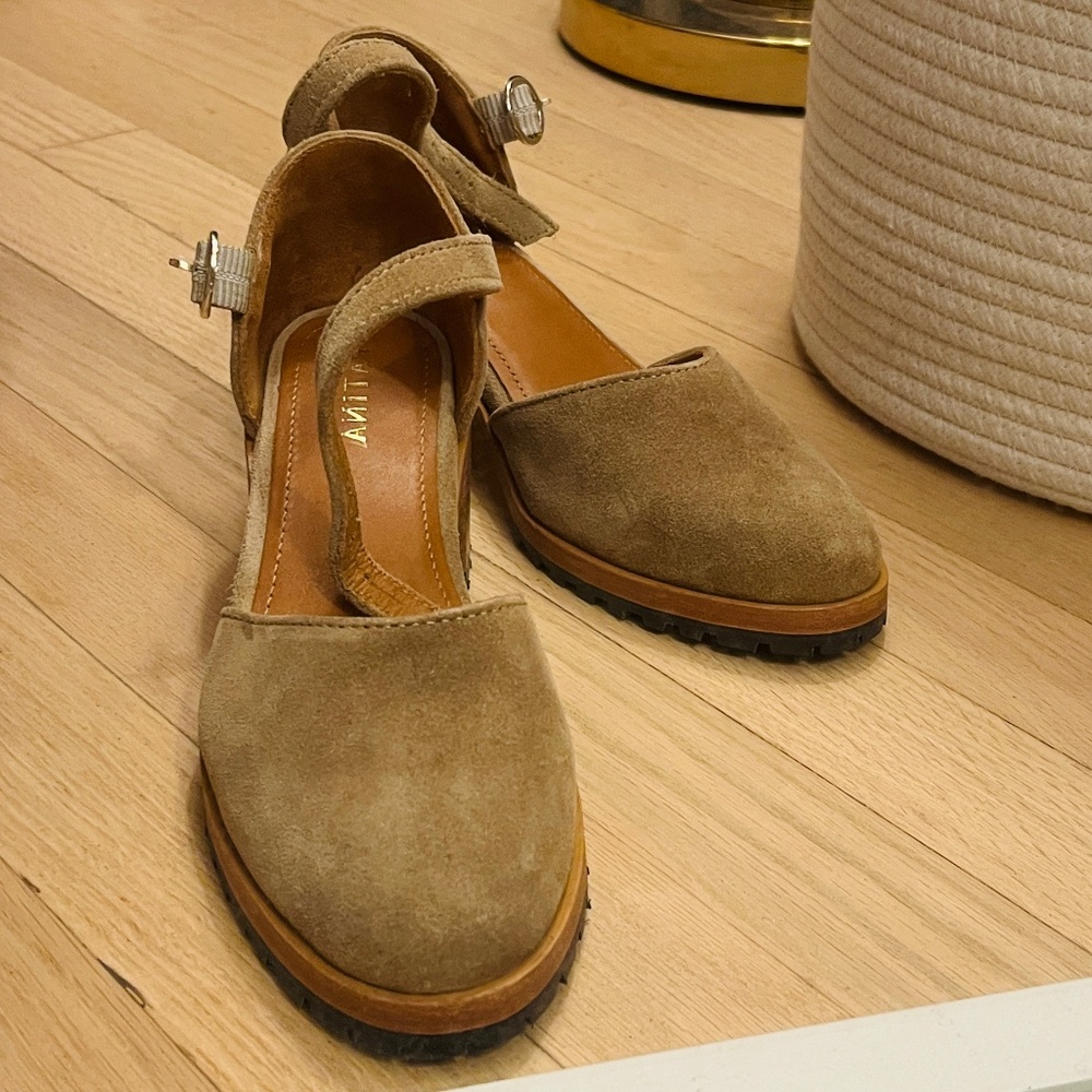 Portland Leather Goods Mary Jane Heel Sz 6 in Taupe